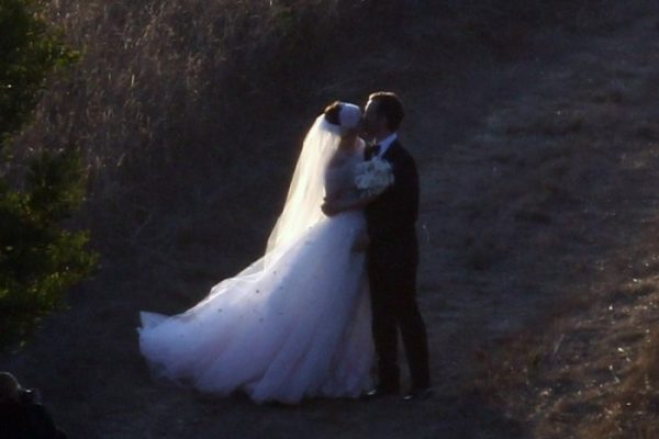 Anne wedding valentino dress hathaway gown gatsby great style stylefrizz 2012 bride veil short hair bridal beautiful ann vestido may