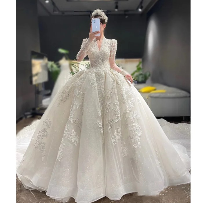 A line lace wedding dress