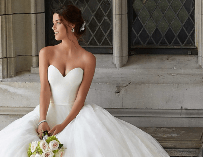 White strapless wedding dress