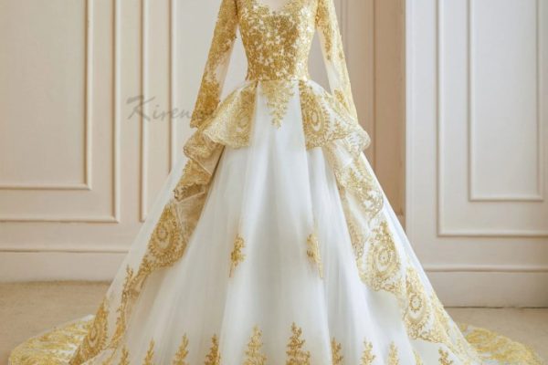 Wedding gold dress dresses gown jessica wear would trend runway report glamour glitters simpson karat one accents which lazaro