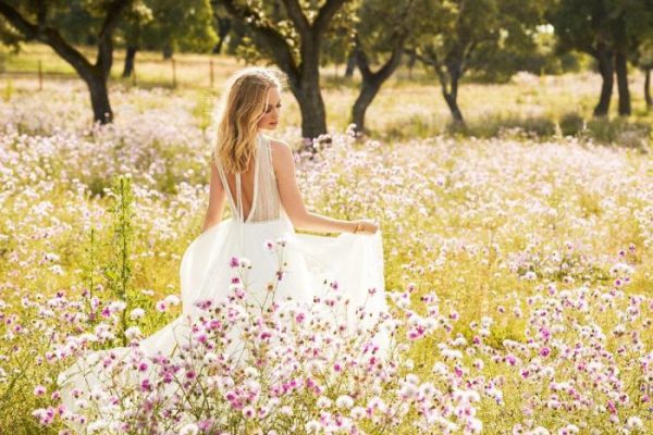 Back of lace wedding dress