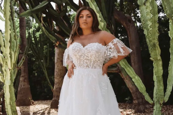 Curvy wedding guest dresses